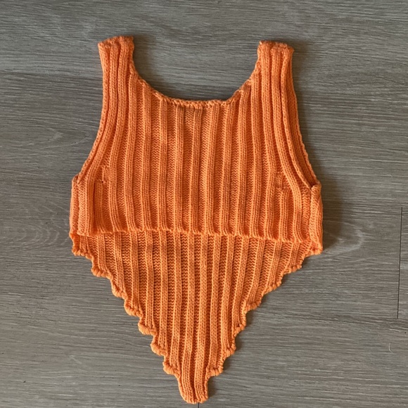 Orange knit top cropped v waistline size small BNWOT - Picture 3 of 6